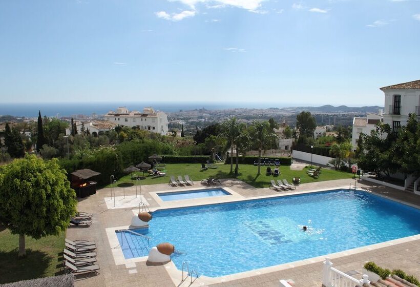 Quarto Triplo Estandar Vista Piscina, Ilunion Hacienda De Mijas