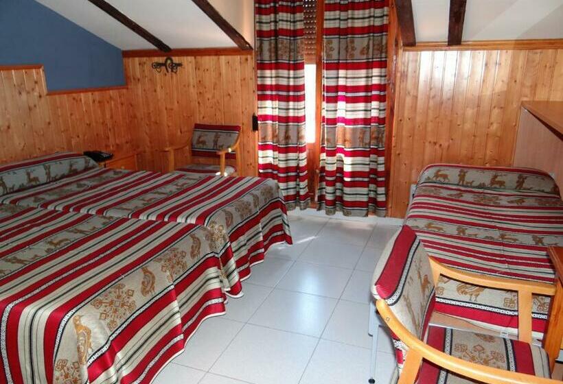 Standard Triple Room, La Rueda