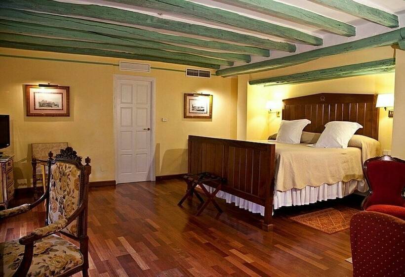 سوییت جونیور, Las Casas De La Judería