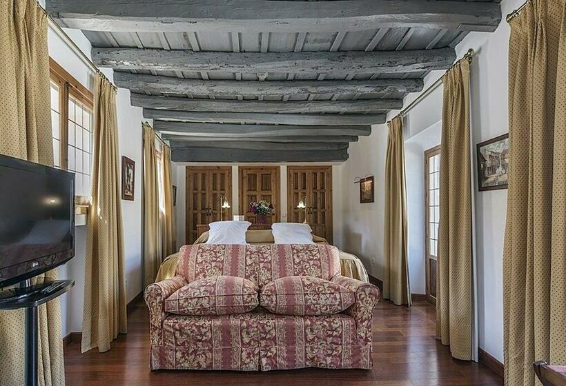 سوییت جونیور, Las Casas De La Judería