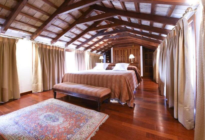 سوییت جونیور, Las Casas De La Judería