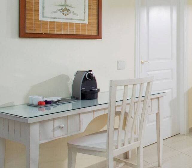 سوییت جونیور اجرایی, ME Marbella Luxury Lifestyle Hotel