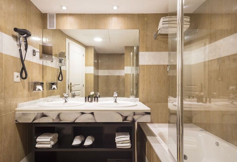 اتاق خانوادگی, ME Marbella Luxury Lifestyle Hotel