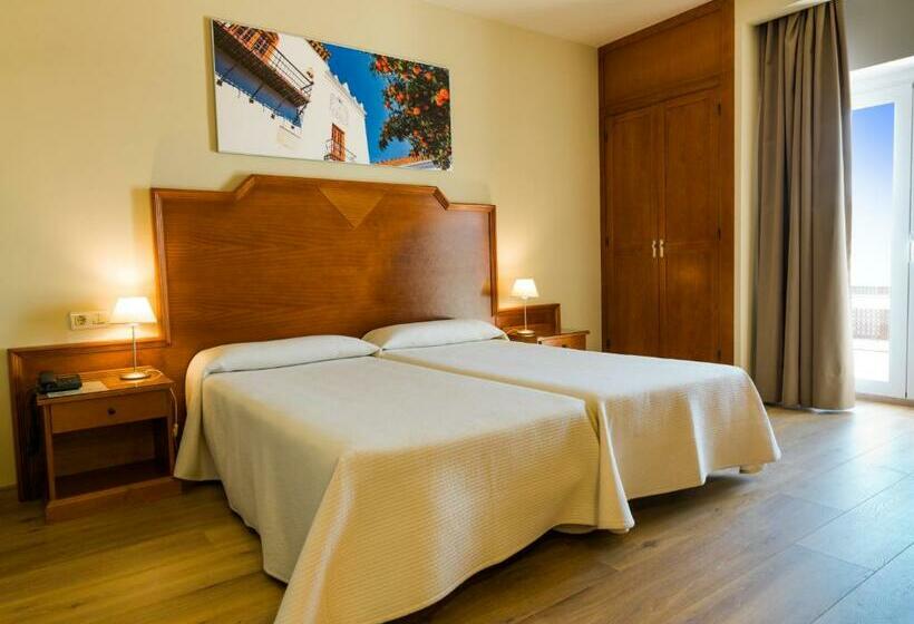 Standard Room, Monarque El Rodeo