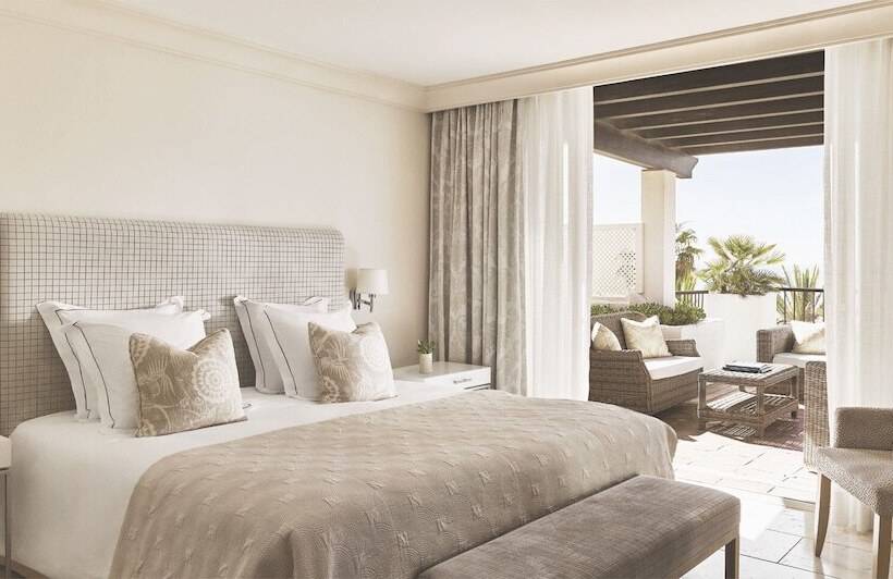 로얄 스위트, Puente Romano Beach Resort