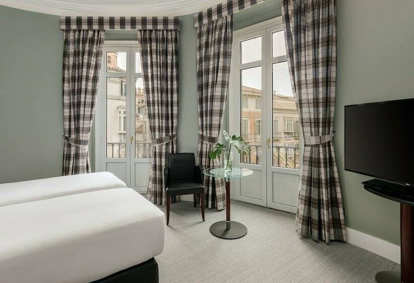 سوییت جونیور, Larios Málaga