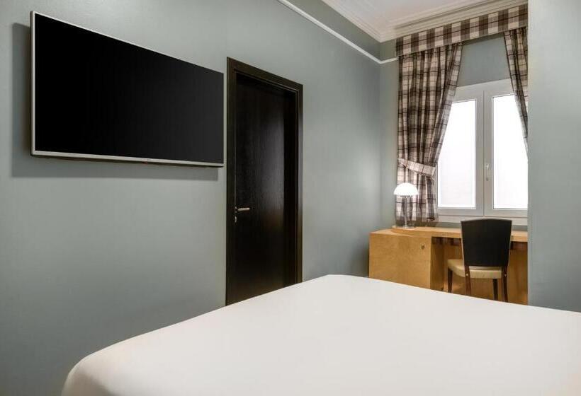 Chambre Basic, Room Mate Larios