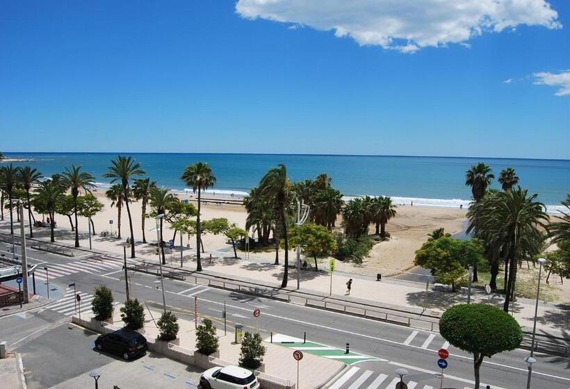سوییت با چشم‌انداز دریا, Rovira