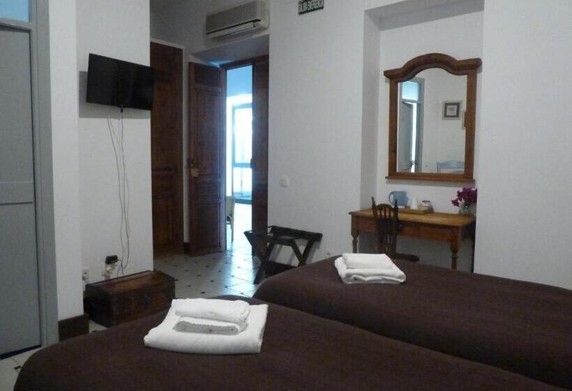 اتاق استاندارد سه نفره, Entreolivos