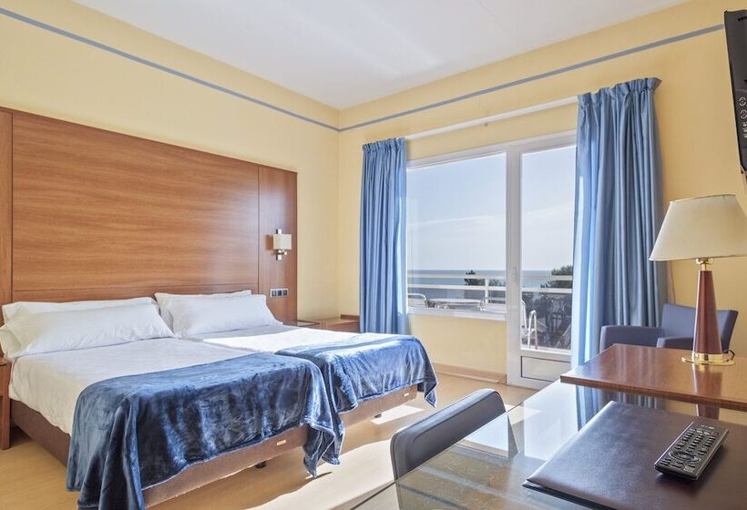 带阳台及侧面海景的标准房间, Sant Jordi