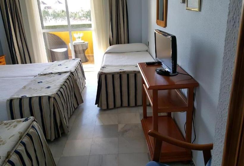 اتاق استاندارد چهار تخته, Torre De Los Guzmanes