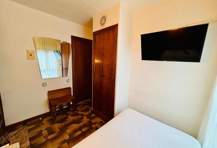 اتاق اکونومی یک تخته, Tortosa Parc