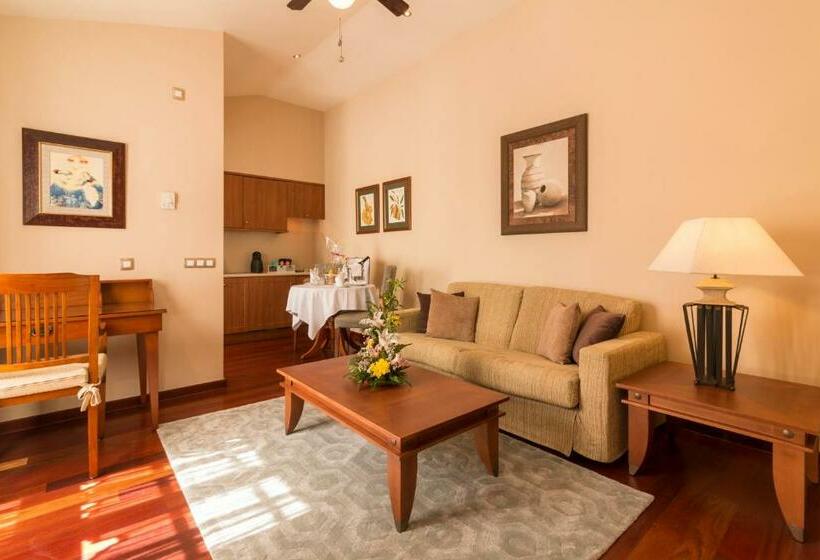 سوئیت با وان آب گرم, Laguna Nivaria Hotel & Spa
