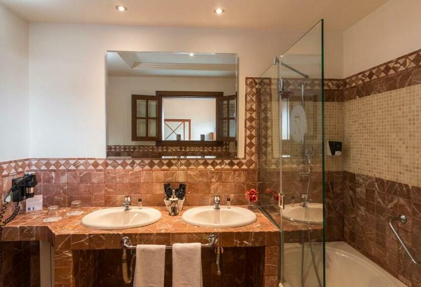 سوئیت با وان آب گرم, Laguna Nivaria Hotel & Spa