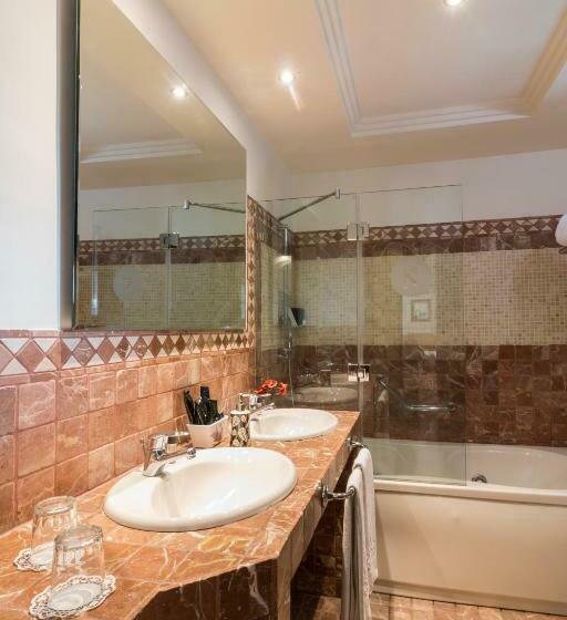 سوئیت با وان آب گرم, Laguna Nivaria Hotel & Spa