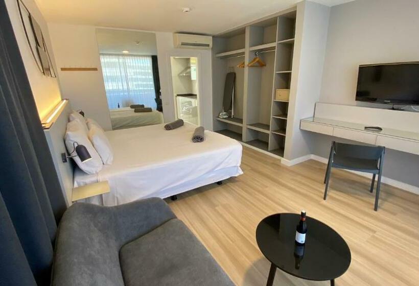 سوییت جونیور با چشم‌انداز دریا, Coral Suites & Spa - Adults Only