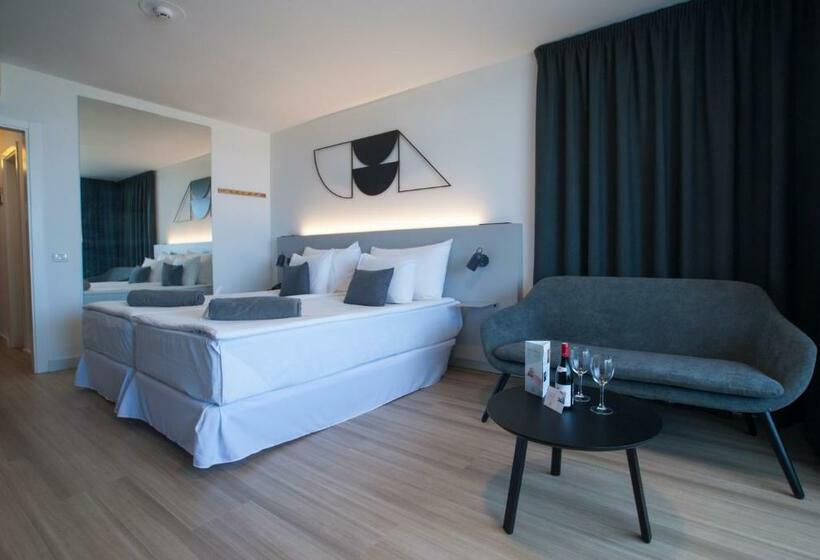 سوییت جونیور با چشم‌انداز دریا, Coral Suites & Spa - Adults Only