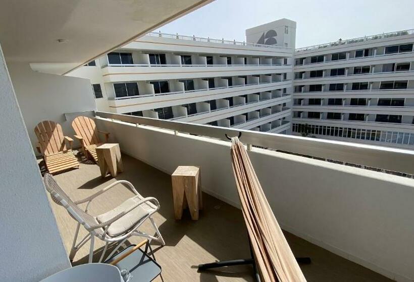 سوییت با چشم‌انداز استخر, Coral Suites & Spa - Adults Only
