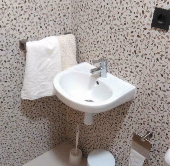اتاق استاندارد یک نفره, Hostal Bisbal Only Adults No Ac