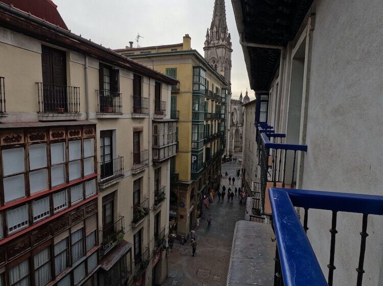 اتاق استاندارد سه نفره, Casual Gurea