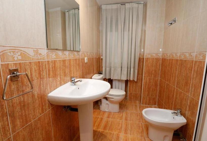اتاق استاندارد یک تخته با سرویس بهداشتی مشترک, Hostal Conde David