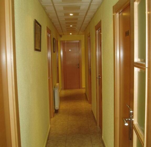 اتاق استاندارد یک تخته با سرویس بهداشتی مشترک, Hostal Conde David