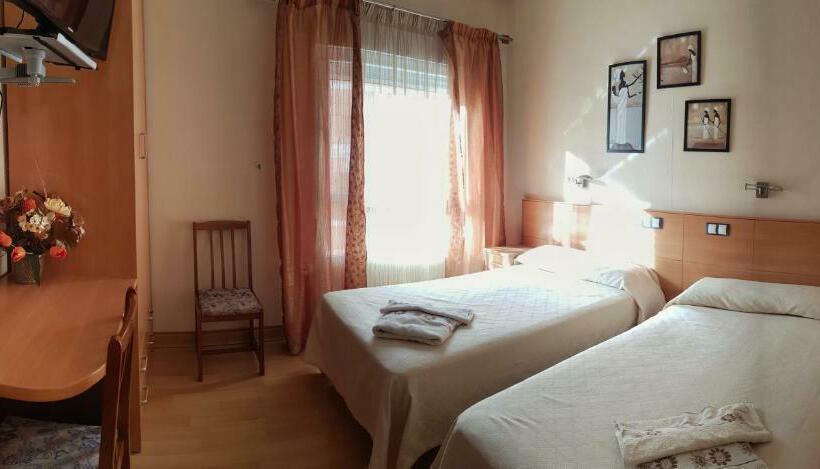 اتاق استاندارد, Hostal De La Torre Hostal Economico