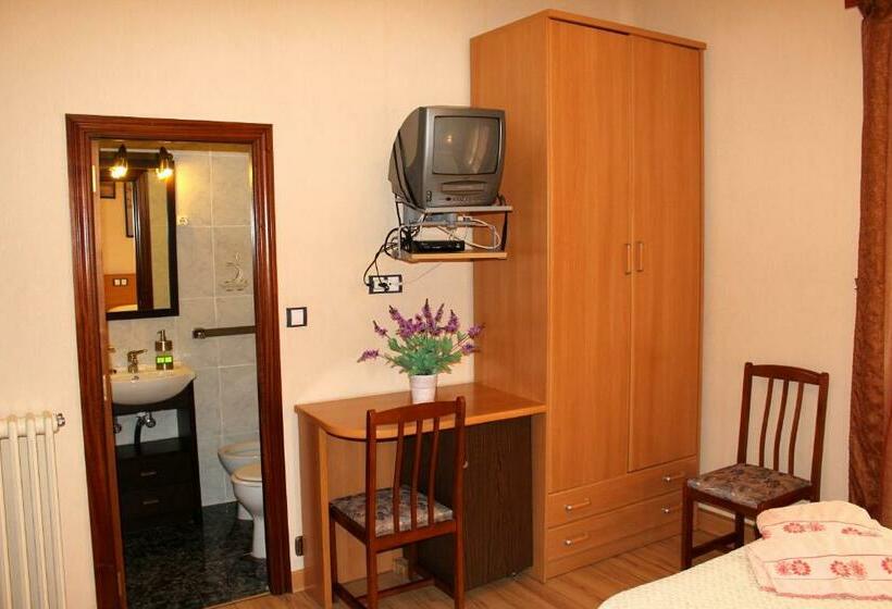 اتاق استاندارد, Hostal De La Torre Hostal Economico