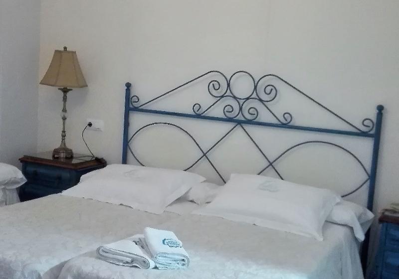 اتاق استاندارد سه نفره, Le Petit Paris
