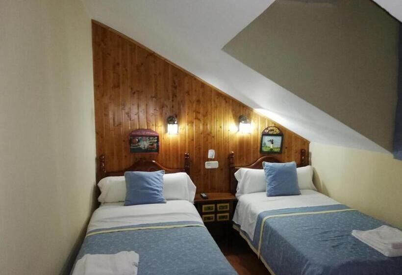 Chambre Quadruple Standard, Hostal Martin   Sanabria