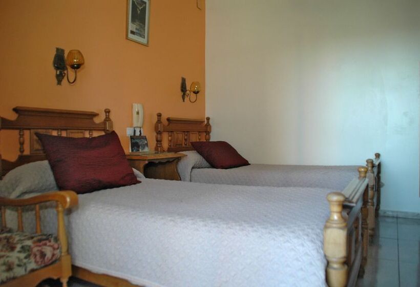 اتاق استاندارد, Hostal Ramon Y Cajal