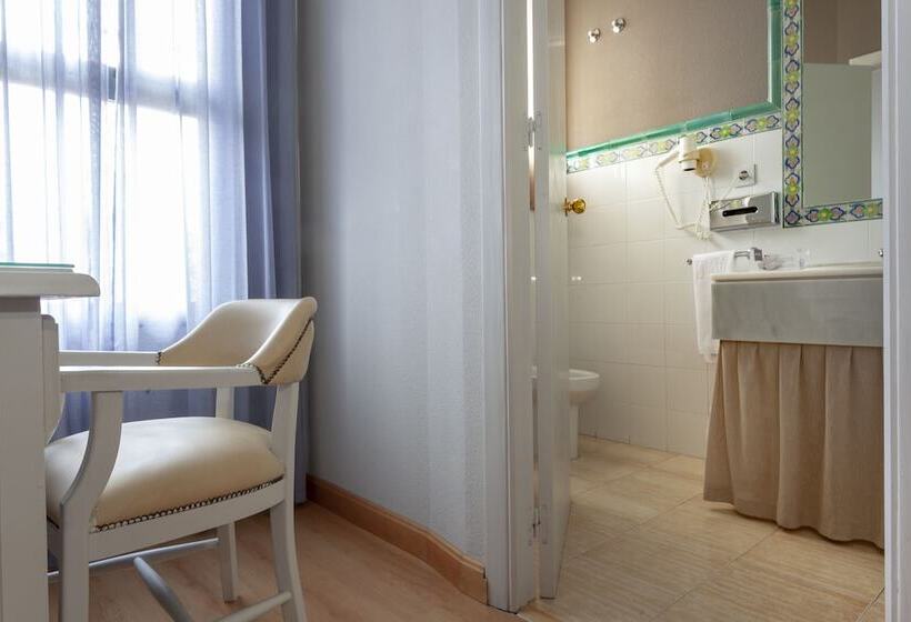 اتاق اکونومی, Aacr Hotel Monteolivos