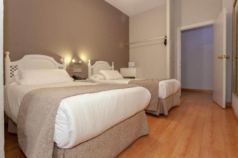 اتاق استاندارد یک نفره, Aacr Hotel Monteolivos