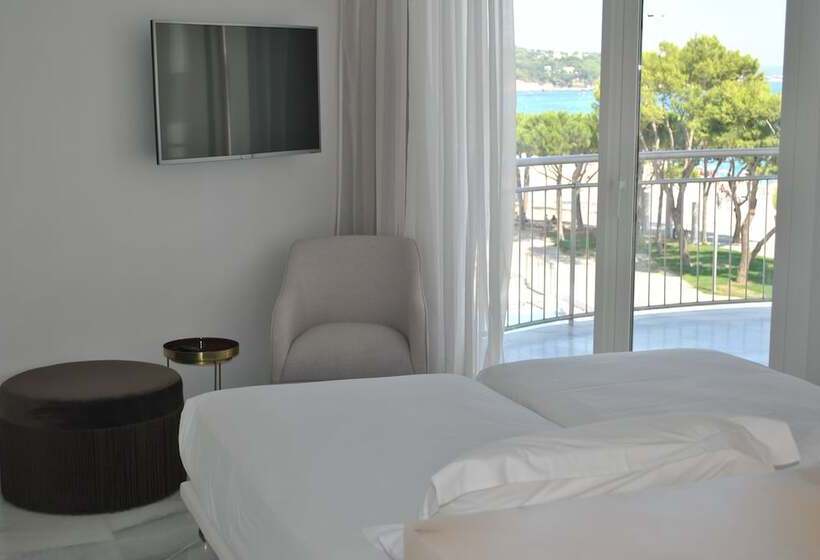 Standard Room with Balcony Side Sea View, Aromar