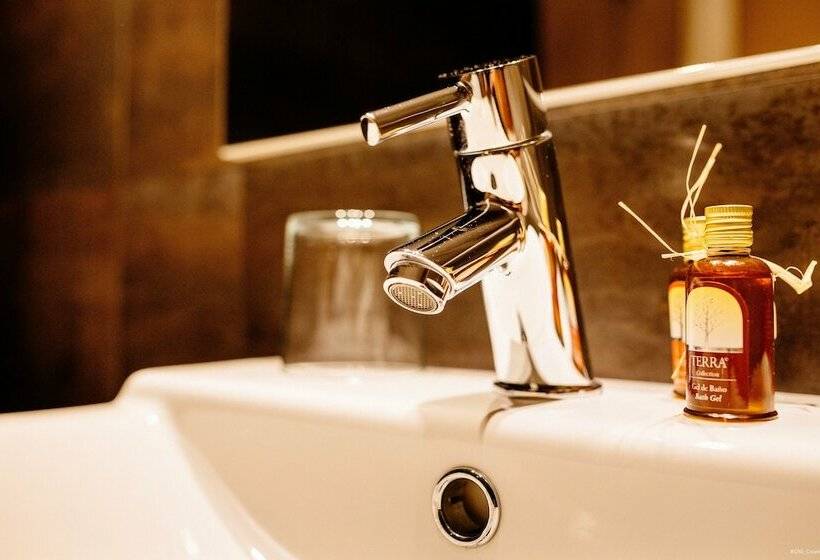 اتاق استاندارد با بالکن, Can Batiste