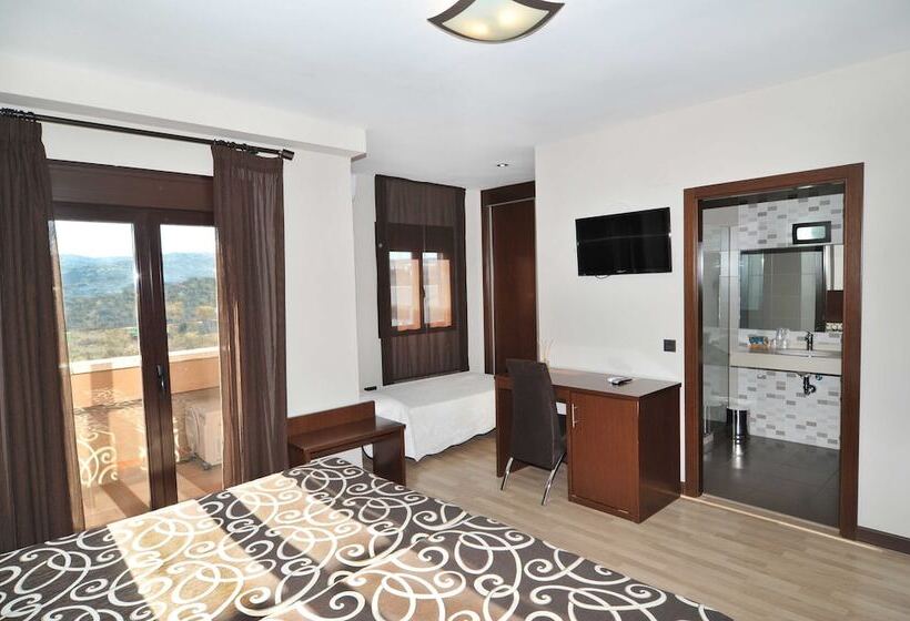 Quarto Triplo Standart, Ciudad De Plasencia