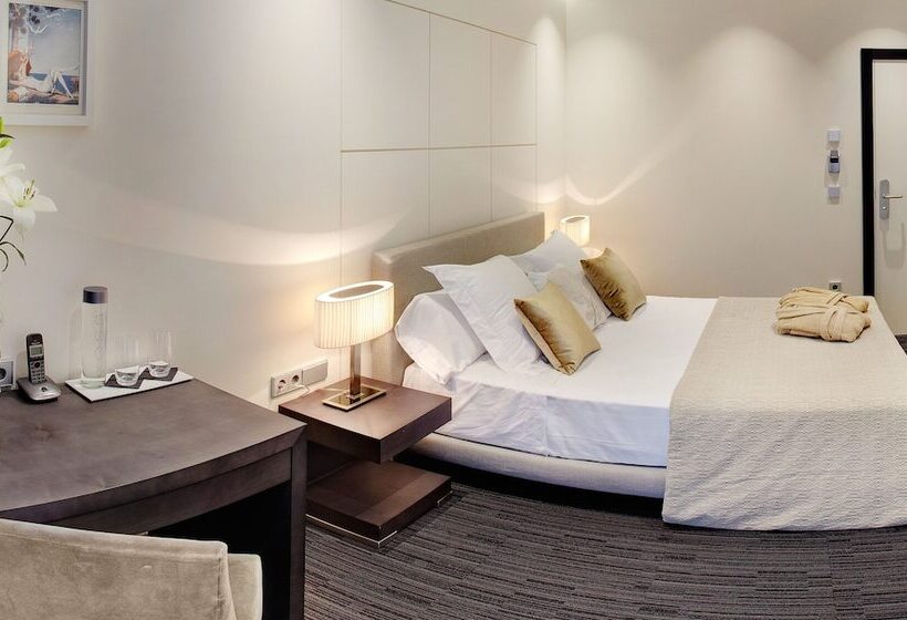Comfort room with terrace, Cosmopolita Boutique