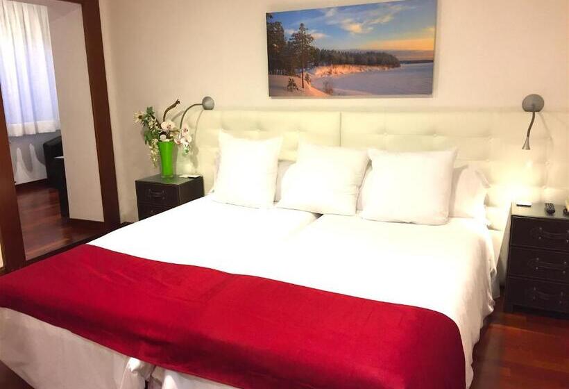 Comfort Room, Del Lago