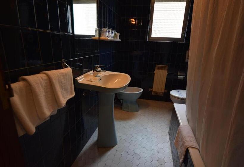 غرفة قياسية ثلاثية, Hostal Blazquez Sanchez