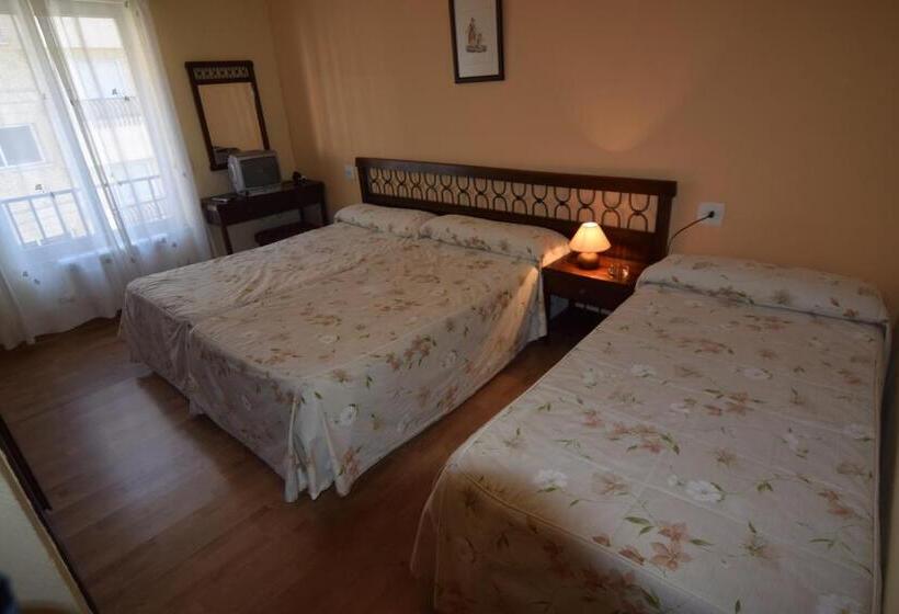 غرفة قياسية ثلاثية, Hostal Blazquez Sanchez