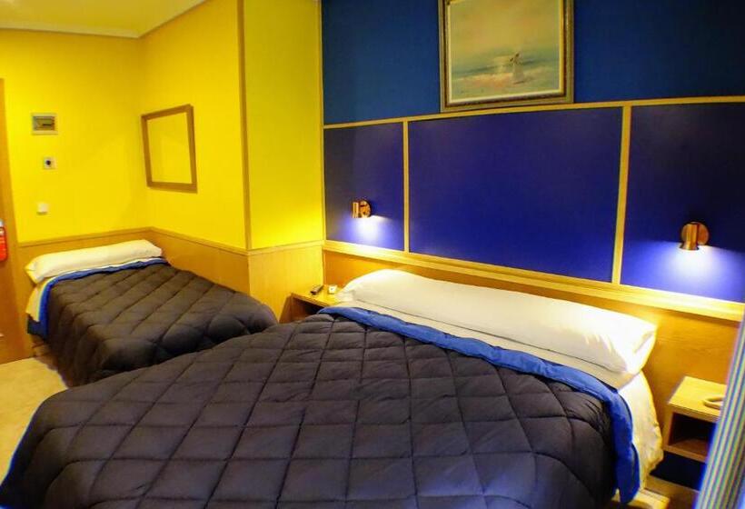 Chambre Triple Standard, Hostal Boxes