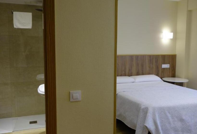 اتاق کلاسیک چهارنفره, Trípolis Toledo