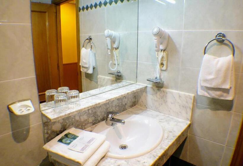 اتاق استاندارد با بالکن, Hostal Boxes