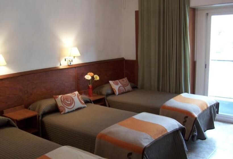 اتاق استاندارد سه نفره, Hostal El Carmen