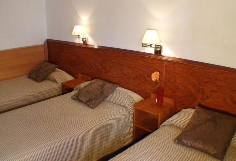 اتاق استاندارد سه نفره, Hostal El Carmen