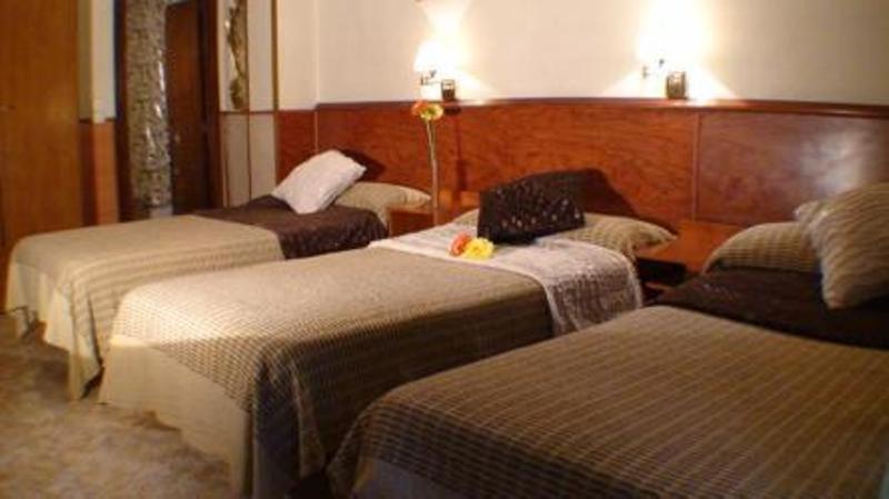 اتاق استاندارد سه نفره, Hostal El Carmen