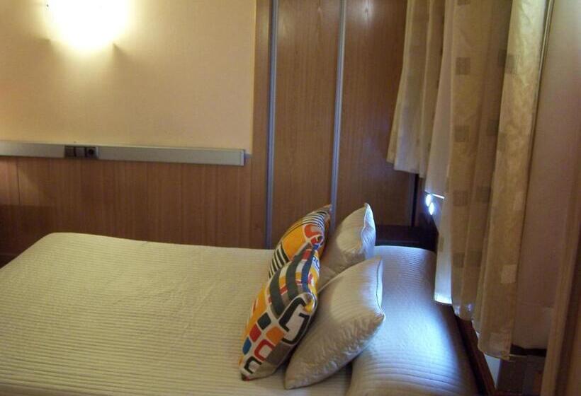 اتاق عادی, Hostal El Carmen