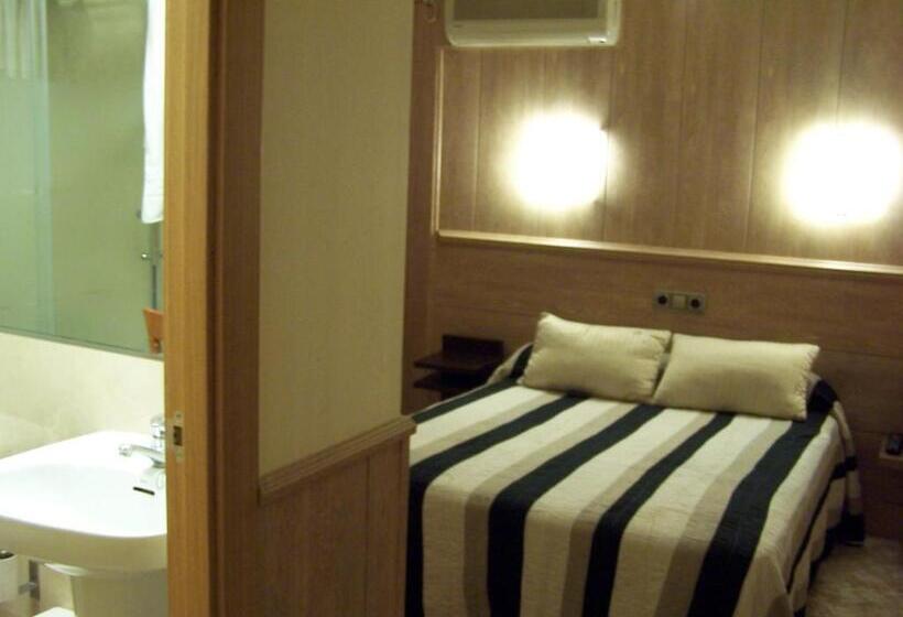 اتاق استاندارد یک نفره, Hostal El Carmen