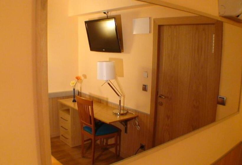اتاق استاندارد یک نفره, Hostal El Carmen