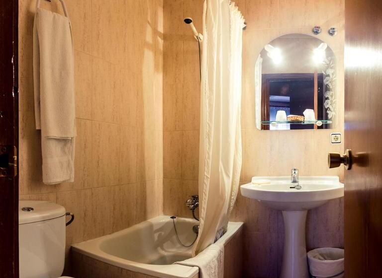 اتاق استاندارد یک نفره, Hostal Romi